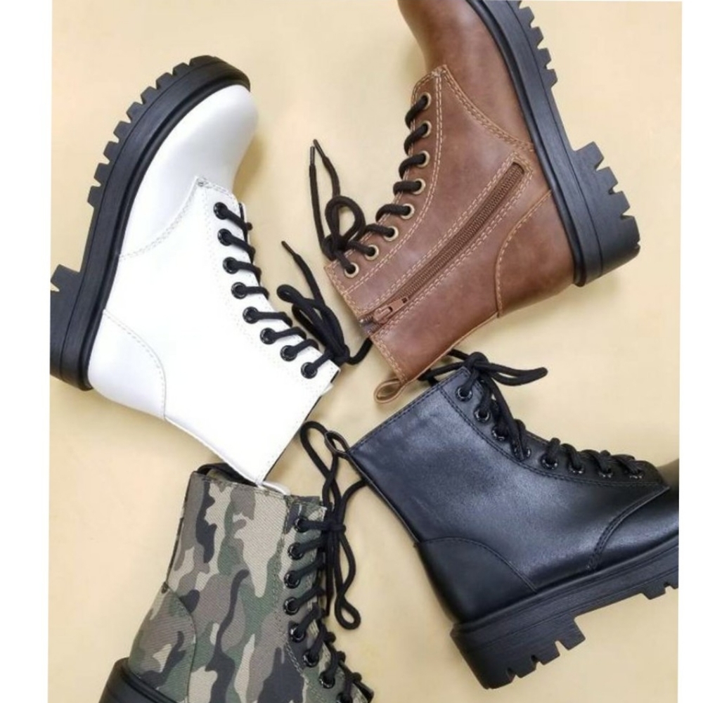 White ankle Combat boots - Picture 4 of 5